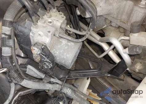 2015 Toyota Sienna Xle Premium 8 Passenger z USA, uszkodzony, nr VIN 5TDYK3DC5FS564963